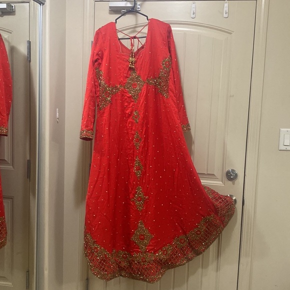 beautiful dress with a long gown and light cancan lehenga - Picture 6 of 6